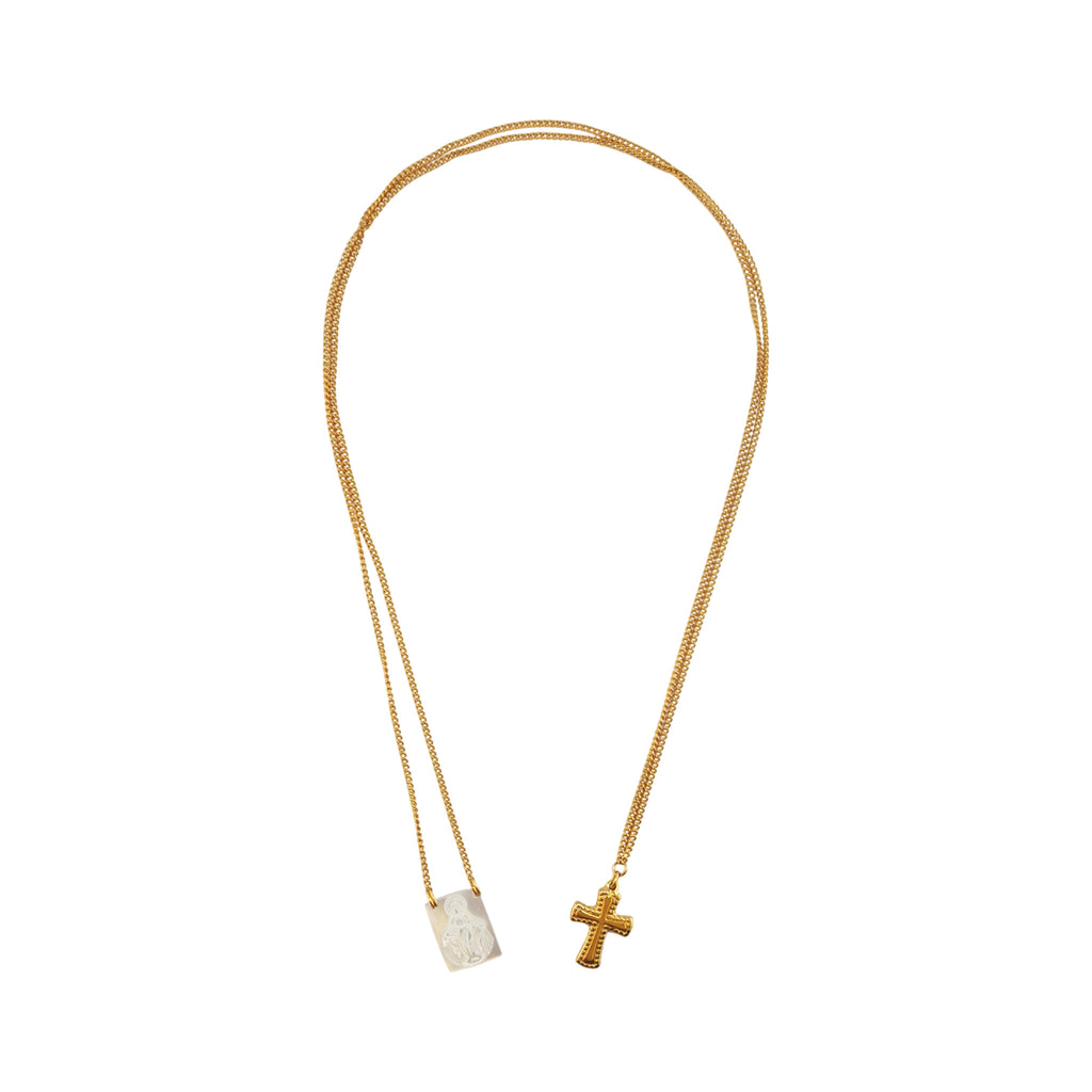 Colar Escapulário Sinal de Fé dourado, com Nossa Senhora das Graças em madre-pérola e cruz em aço, vista de frente, sobre fundo branco.