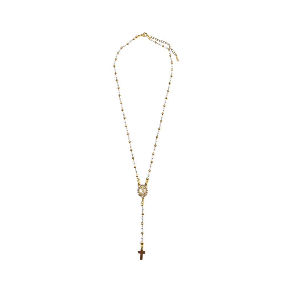 Colar Tipo Terço Pérola Celeste dourado, com pérolas e contas, vista de frente, sobre fundo branco.