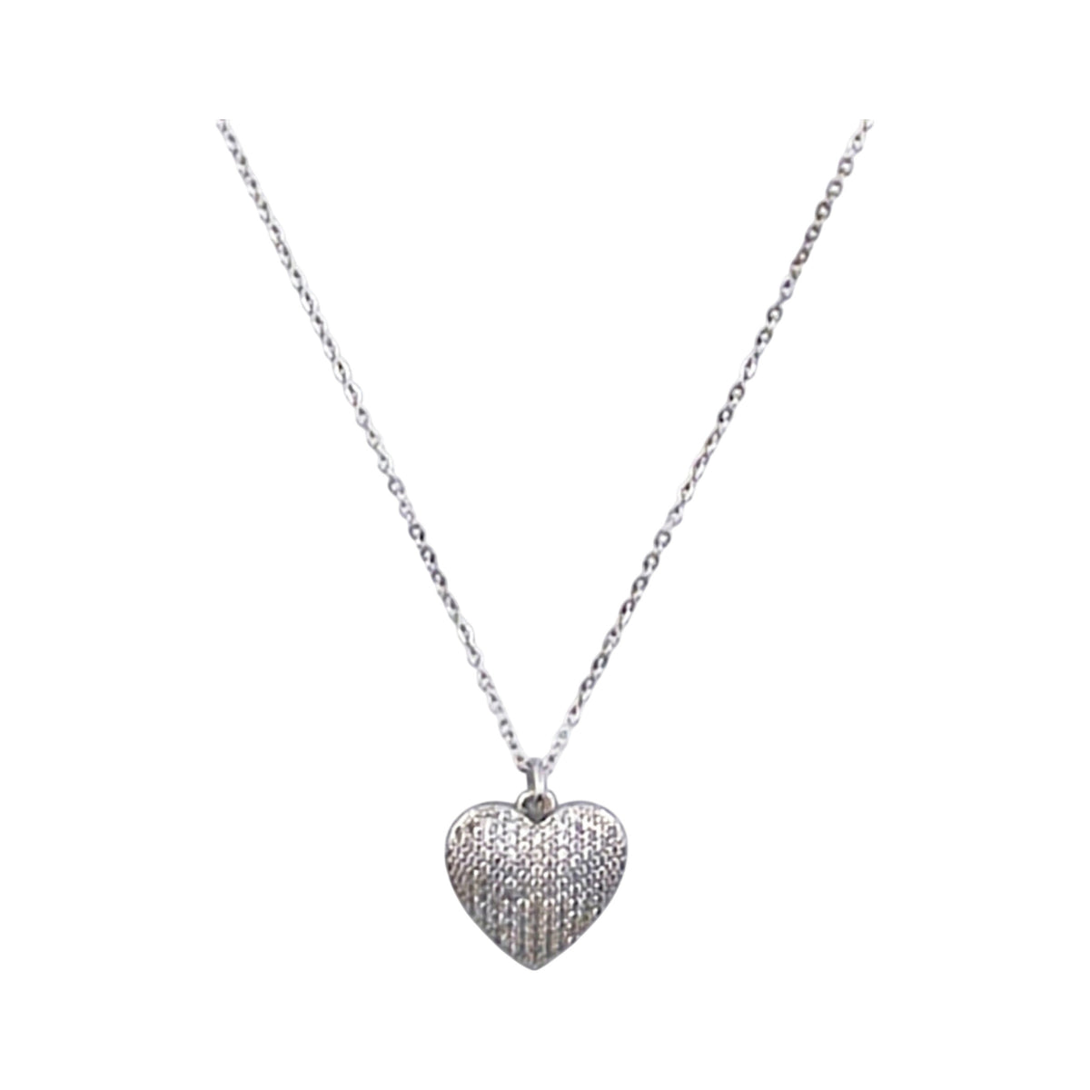 Fio Promessa de Amor prateado, com pendente coração e zircónias, vista de frente, sobre fundo branco.