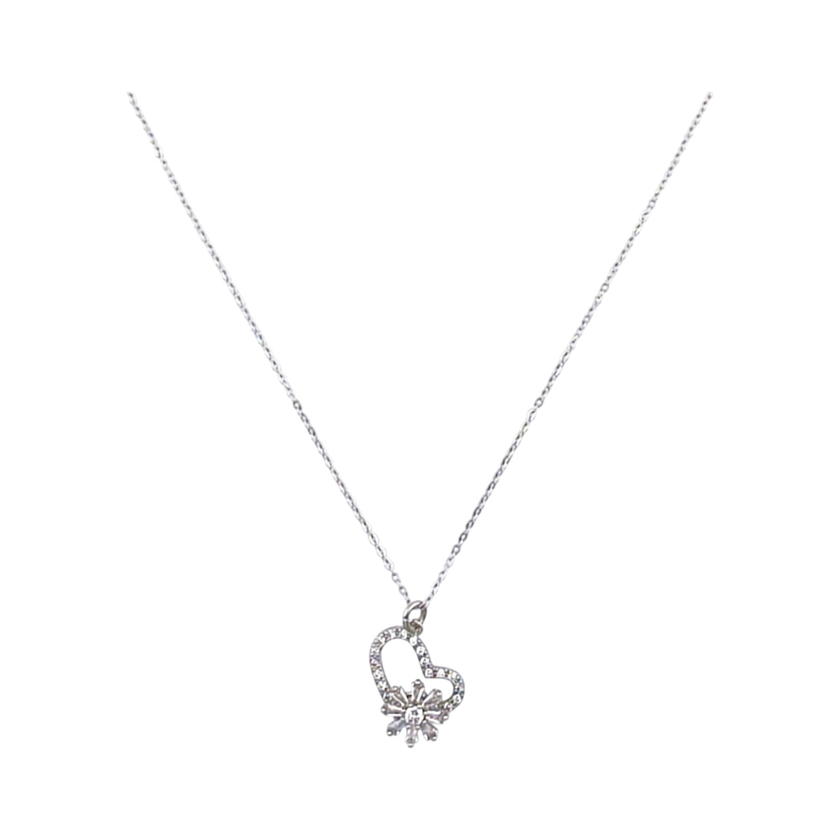 Fio Sopro de Amor prateado, com pendente coração e flor móvel cravejada de zircónias, vista de frente, sobre fundo branco.