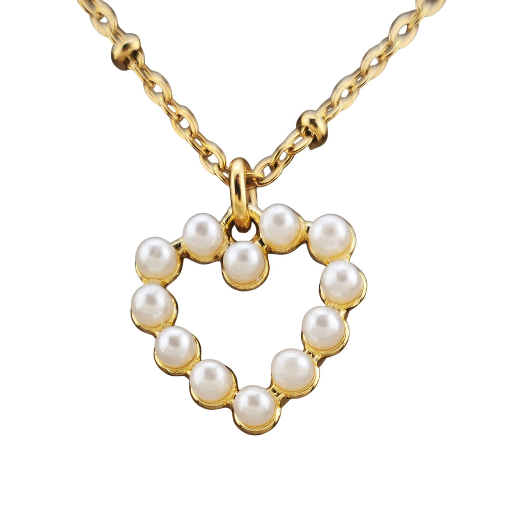 Fio Coração de Aura dourado, pormenor do pendente, sobre fundo branco.