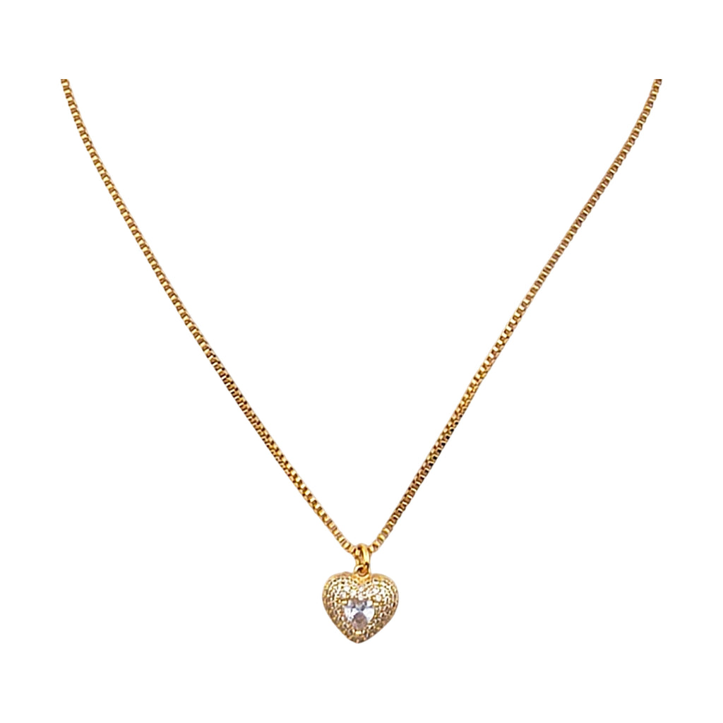 Fio Abraço do Amor dourado, com pendente coração e zircónias, vista de frente, sobre fundo branco.