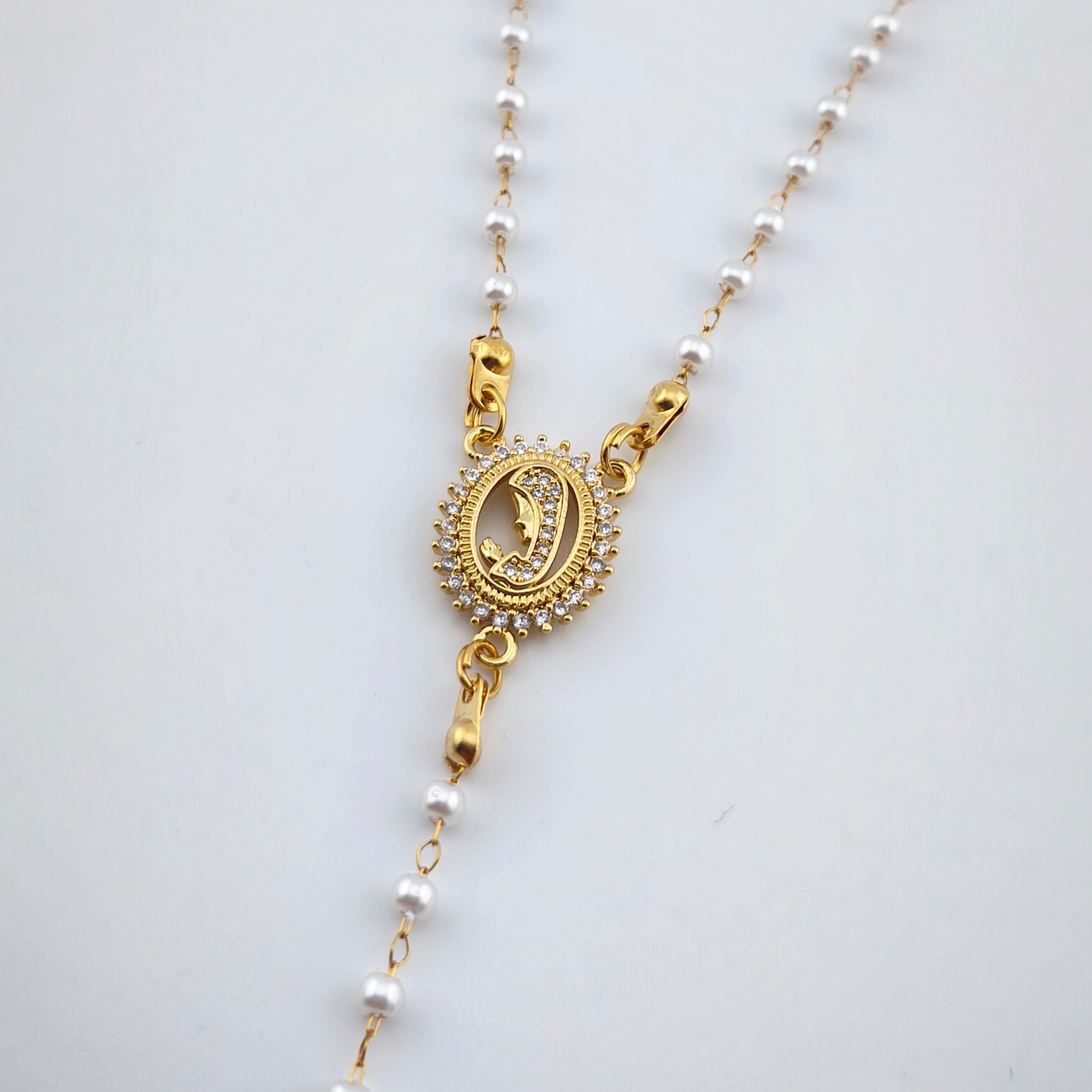 Colar Terço Nossa Senhora e Cruz - Aço Inoxidável e Pérolas | Joia de Fé