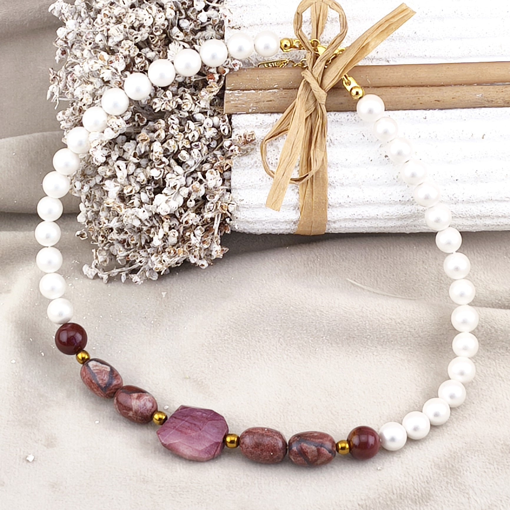Colar Pérolas de Concha e Rodonite | Joias Luxo
