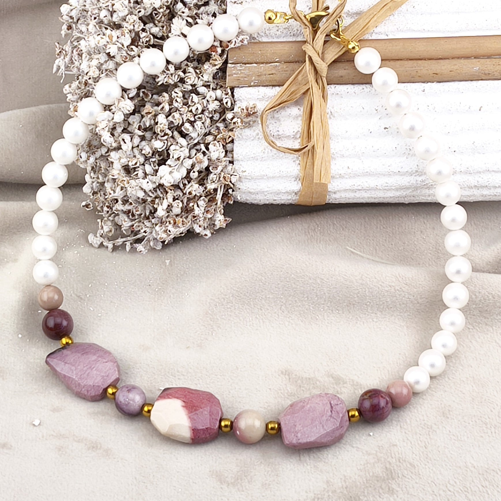 Colar Pérolas de Concha e Rodonite | Joias Luxo