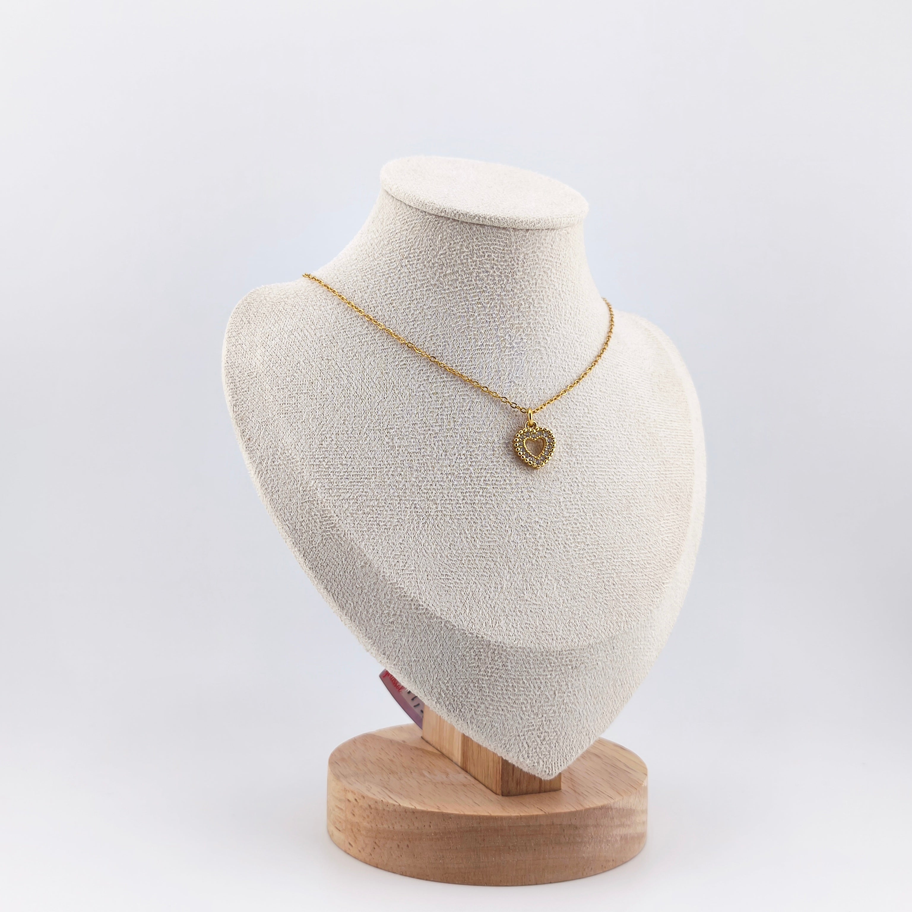 Gold-tone wire, openwork heart pendant with cubic zirconia | Hearts Collection – Amor Jewelry