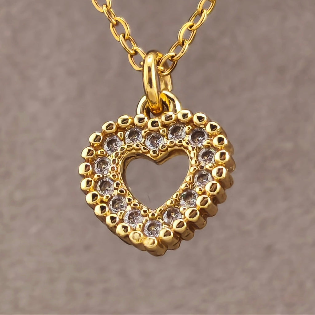 Gold-tone wire, openwork heart pendant with cubic zirconia | Hearts Collection – Amor Jewelry