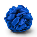 Mola Peónia azul denim, flor de tecido em cetim, vista de frente, sobre fundo branco.