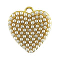 Pendente Coração de Pérolas dourado, em forma de coração plano coberto por pequenas pérolas artificiais.