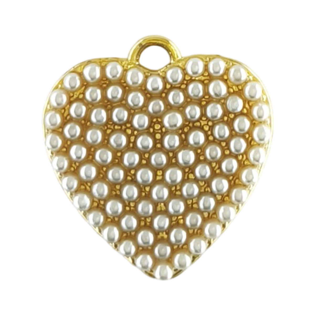 Pendente Coração de Pérolas dourado, em forma de coração plano coberto por pequenas pérolas artificiais.