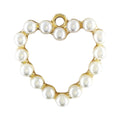 Pendente Amor Sereno dourado, em forma de coração vazado contornado por pérolas artificiais.